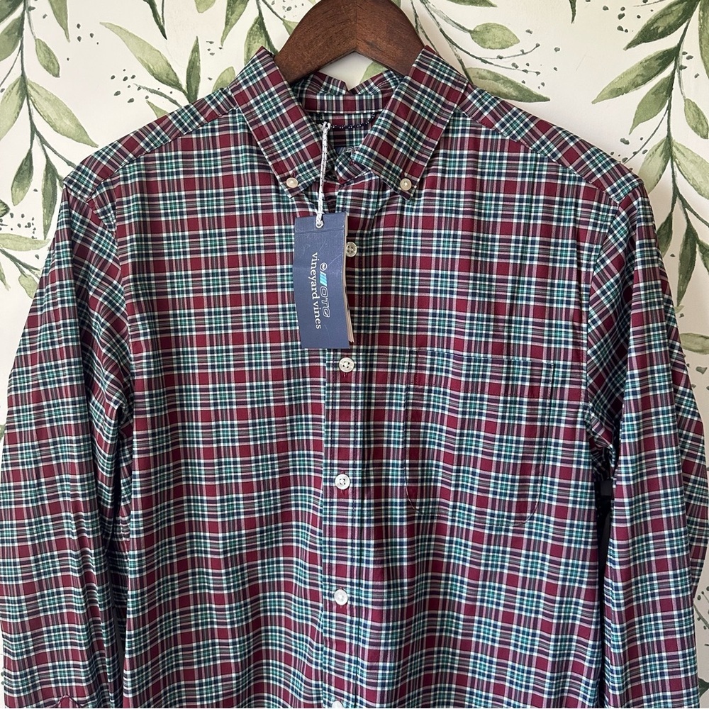 Vineyard Vines On the Go Performance Button Down. Crimson Plaid. Small. NWT